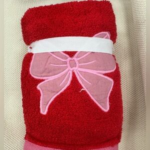 Betsey Johnson Christmas Pink Bow Hand Towels